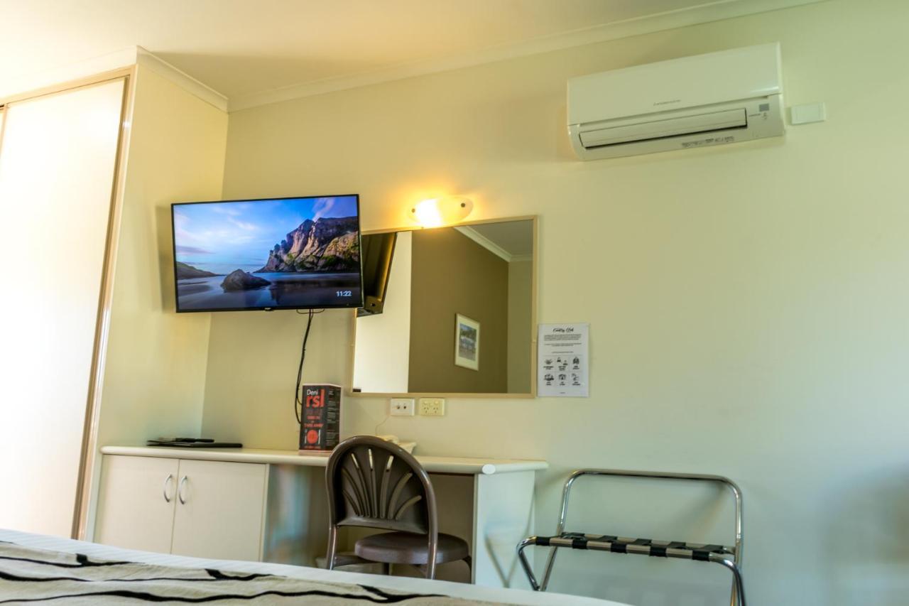 Deniliquin Country Club Motor Inn Екстер'єр фото