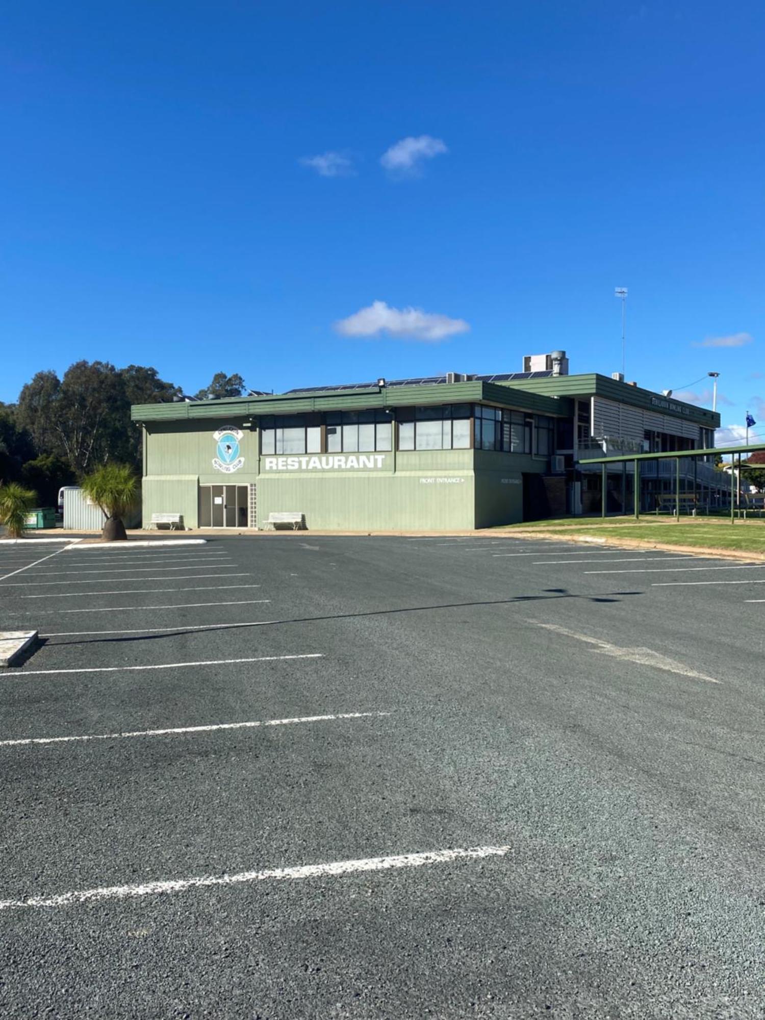 Deniliquin Country Club Motor Inn Екстер'єр фото