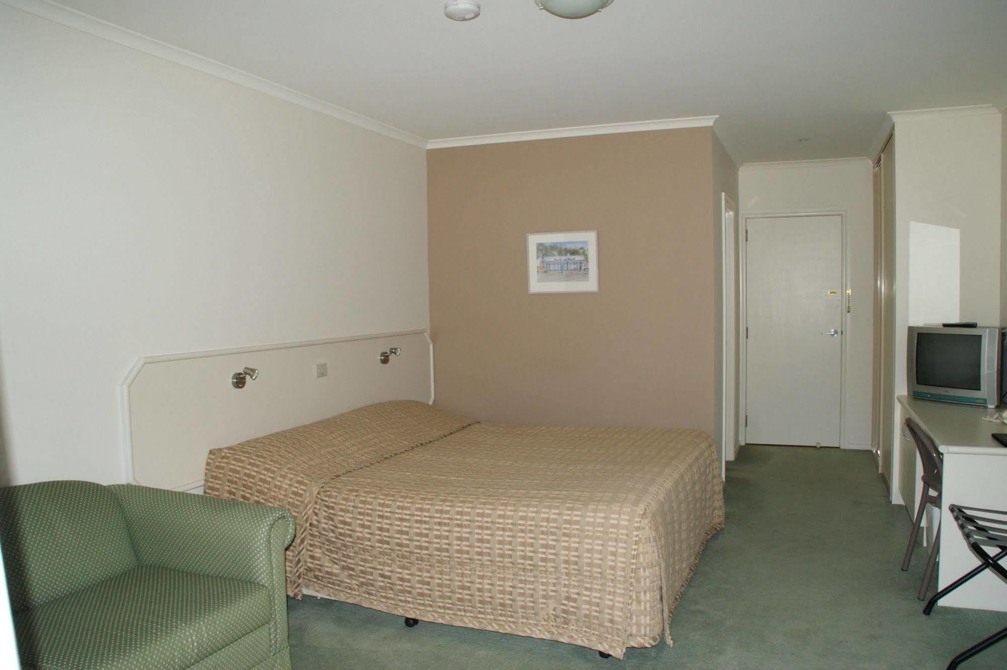 Deniliquin Country Club Motor Inn Екстер'єр фото